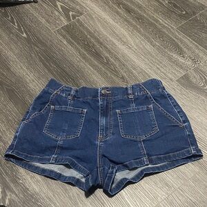High-Waist Dark Blue Denim Pocket Shorts